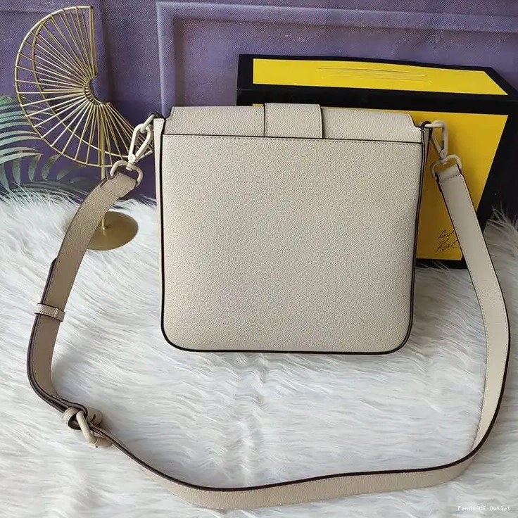 Affordable HOT Medium Romano Baguette Fendi Leather Beige Messenger Cuoio In 0427